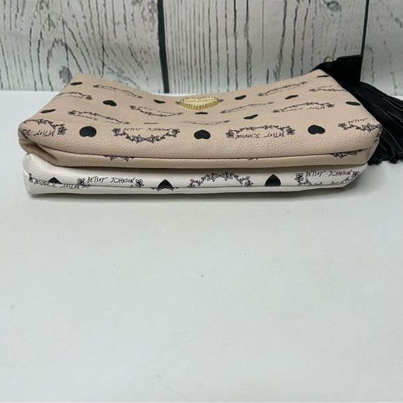 Betsy Johnson double zip wristlet *broken zipper* - Picture 5 of 10
